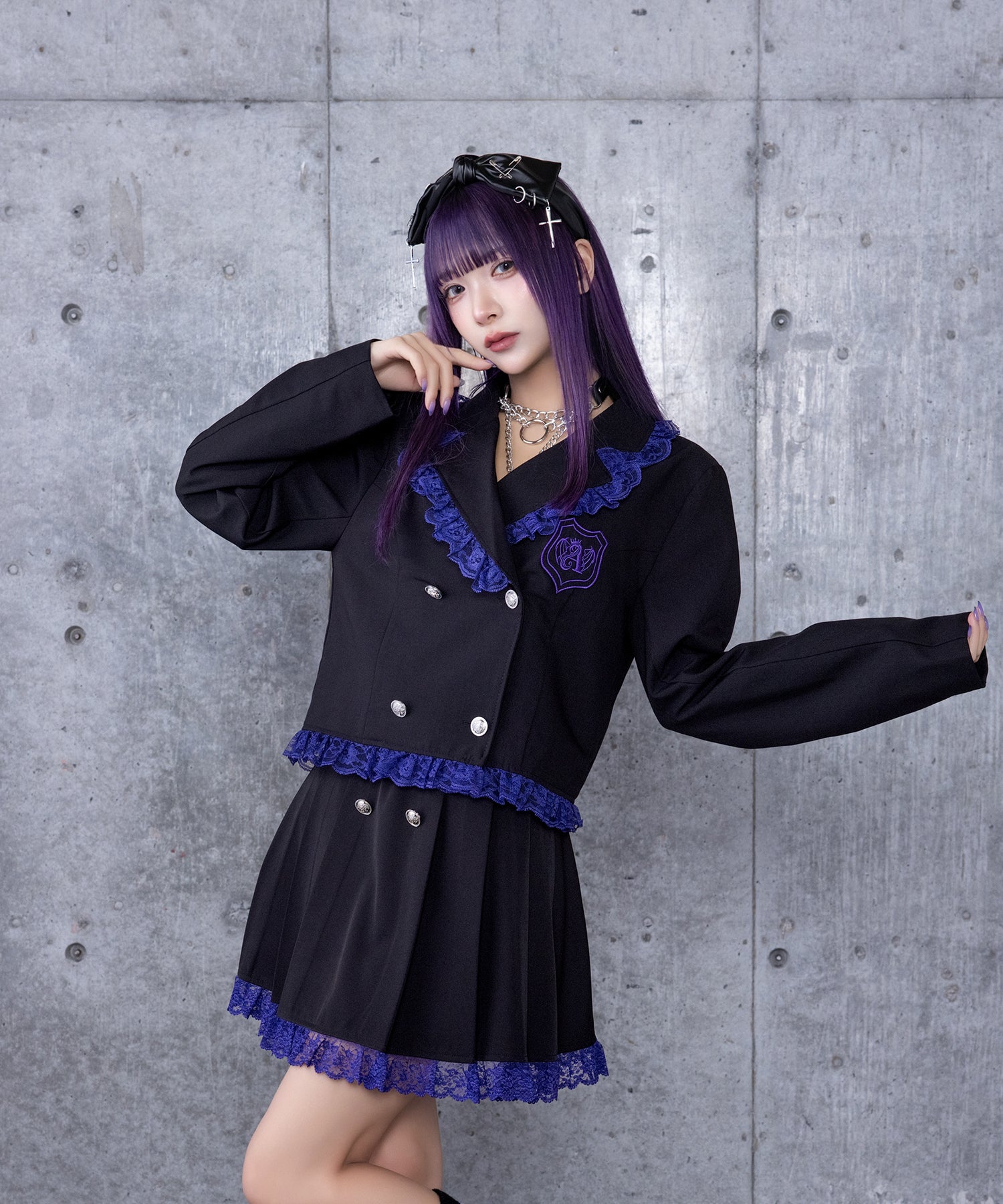 エンブレムワッペン付きレースジャケット ボックスプリーツスカートセット