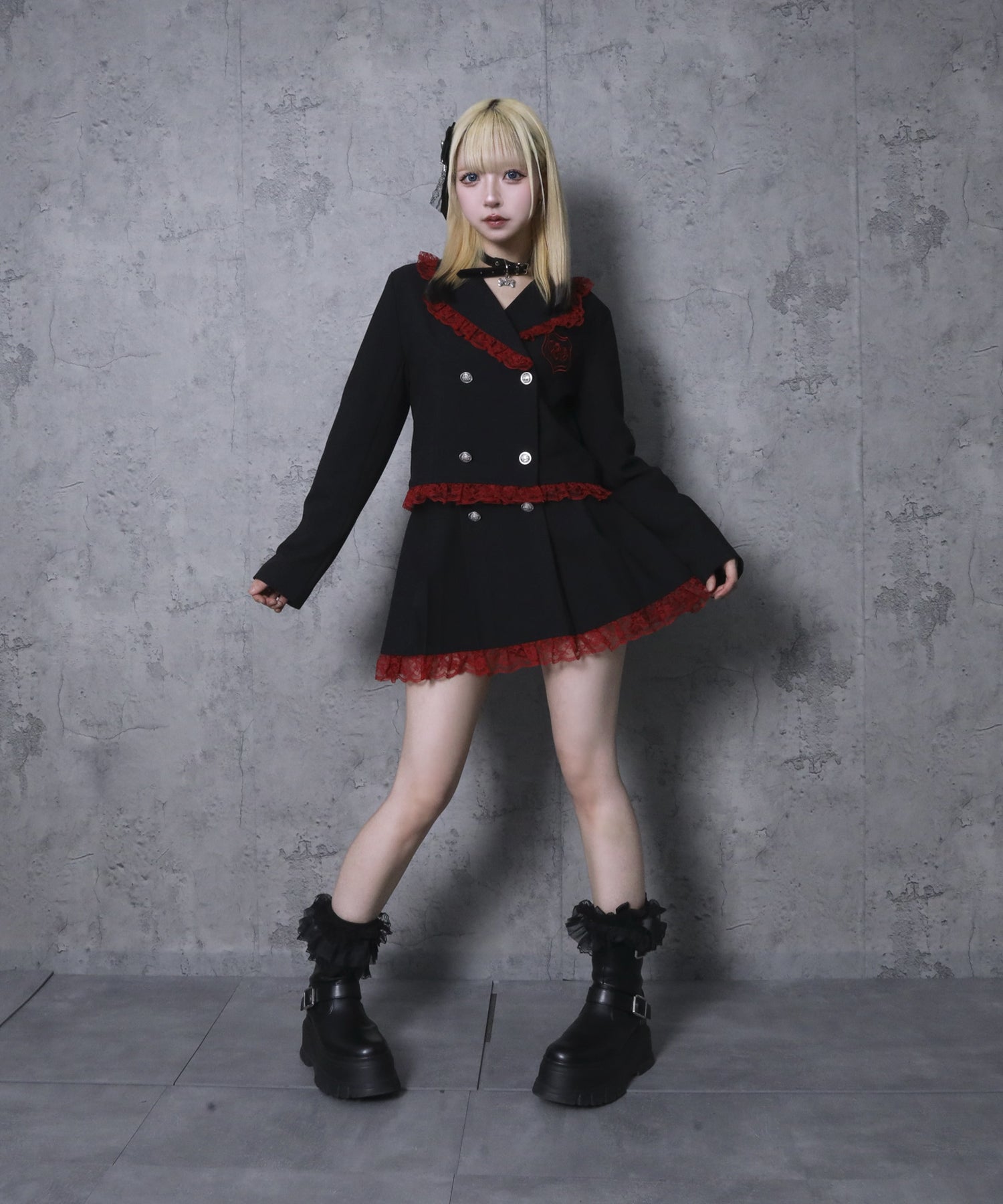 エンブレムワッペン付きレースジャケット ボックスプリーツスカートセット