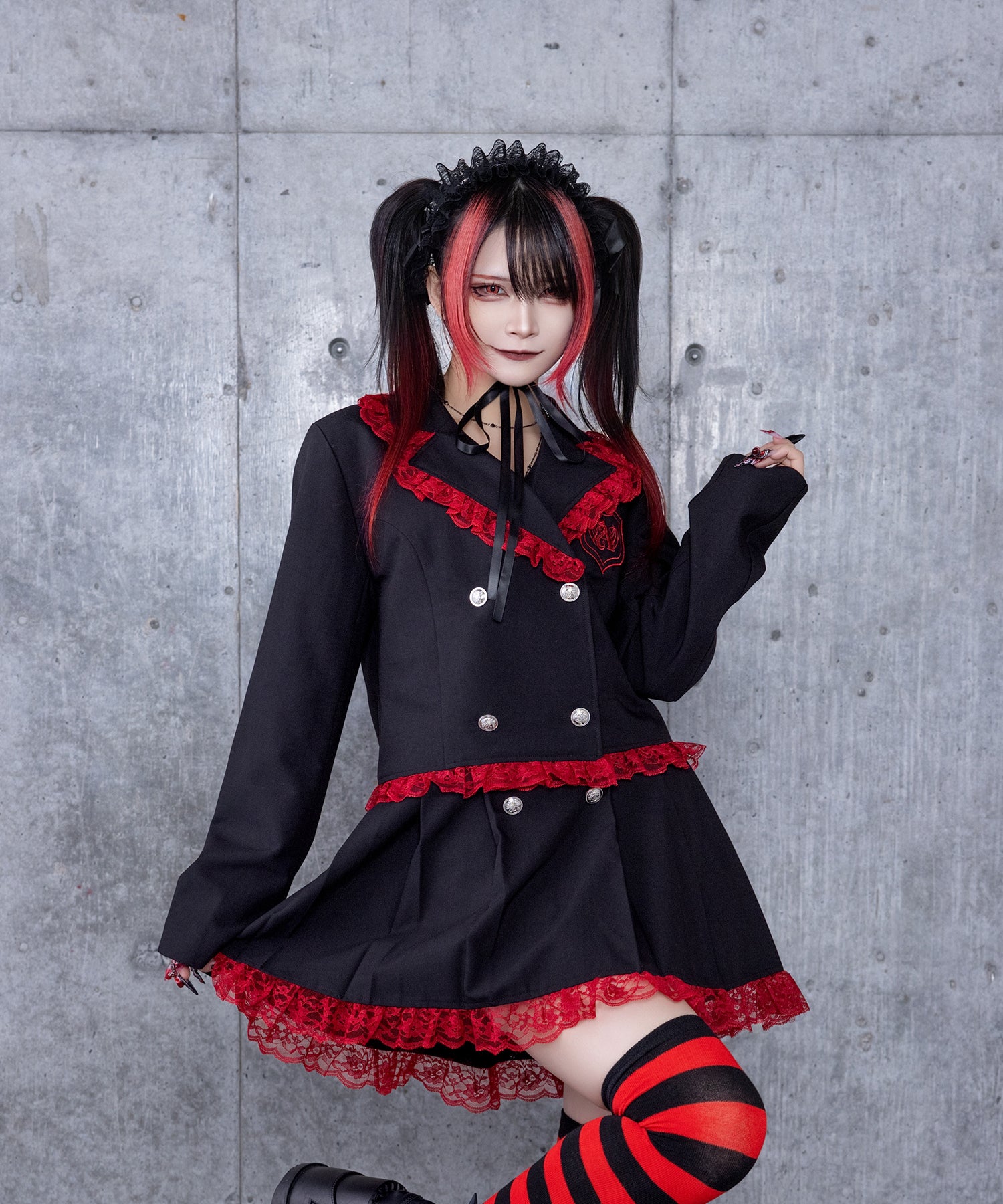 エンブレムワッペン付きレースジャケット ボックスプリーツスカートセット