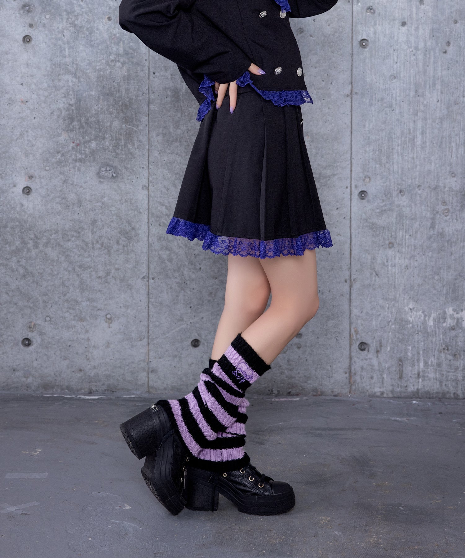 エンブレムワッペン付きレースジャケット ボックスプリーツスカートセット