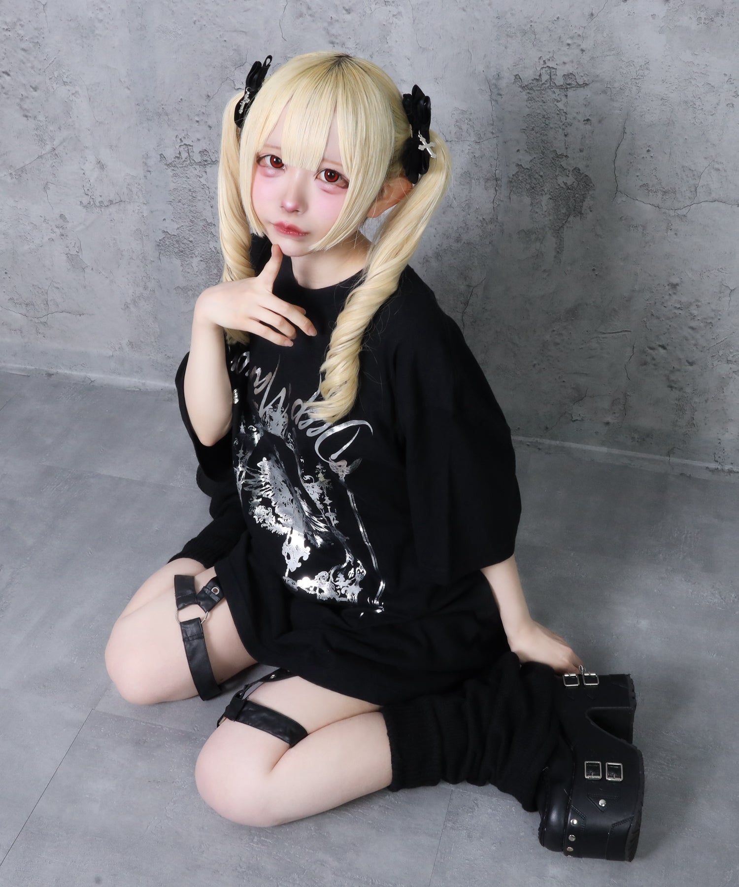 クロス羽箔プリントTシャツ