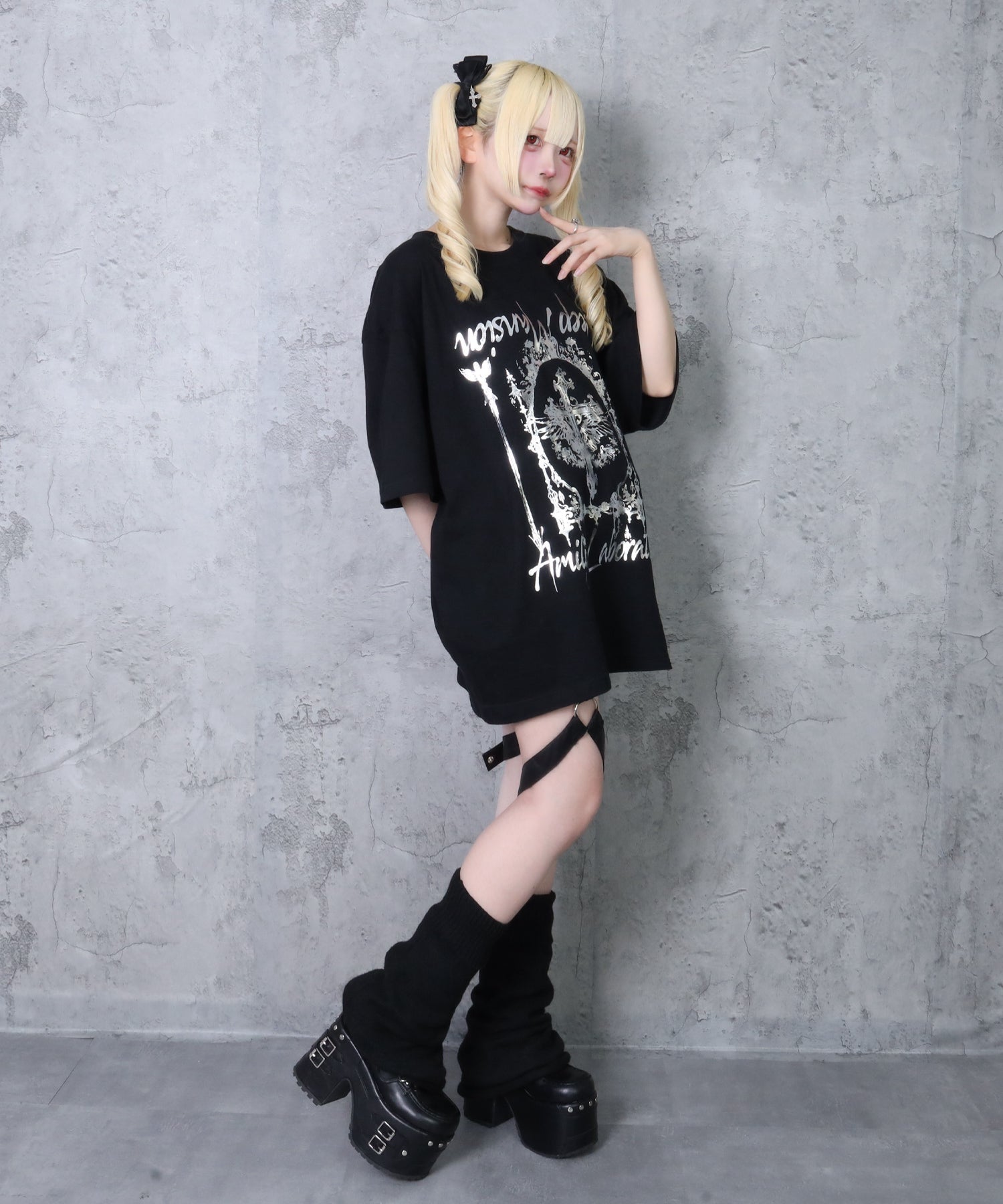 クロス羽箔プリントTシャツ