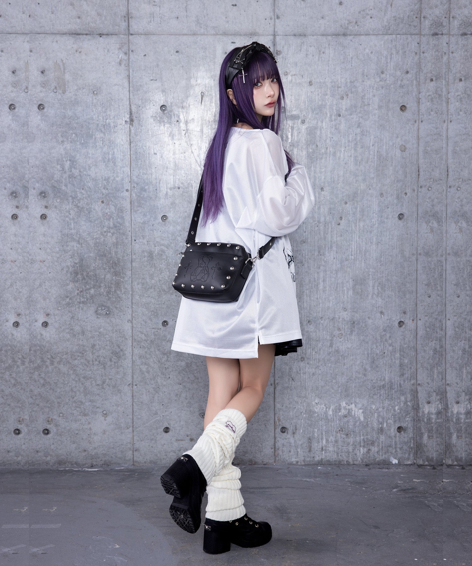 DARK ANGEL BEAR型押しスタッズショルダーバッグ