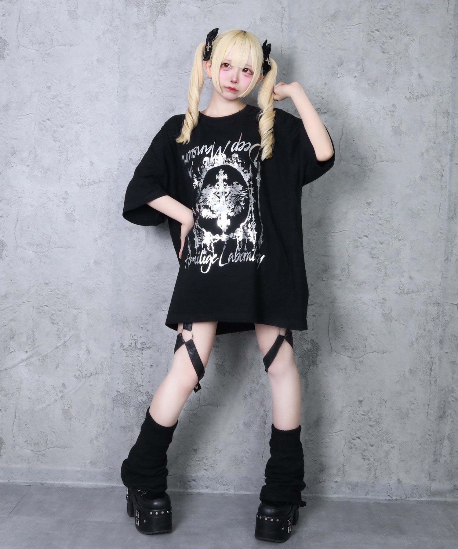 クロス羽箔プリントTシャツ