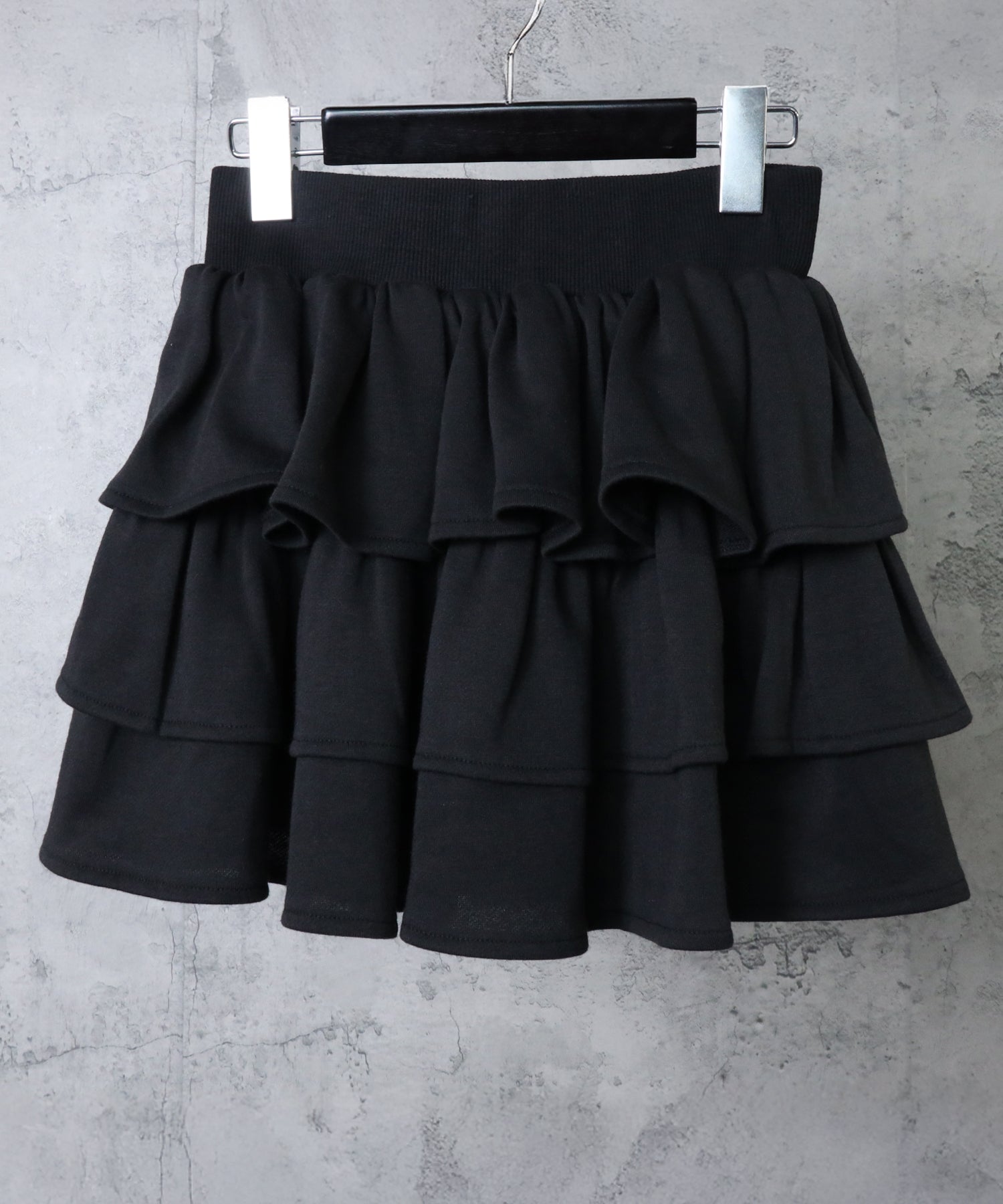 チャイナボタン付きパーカー+フリルスカート