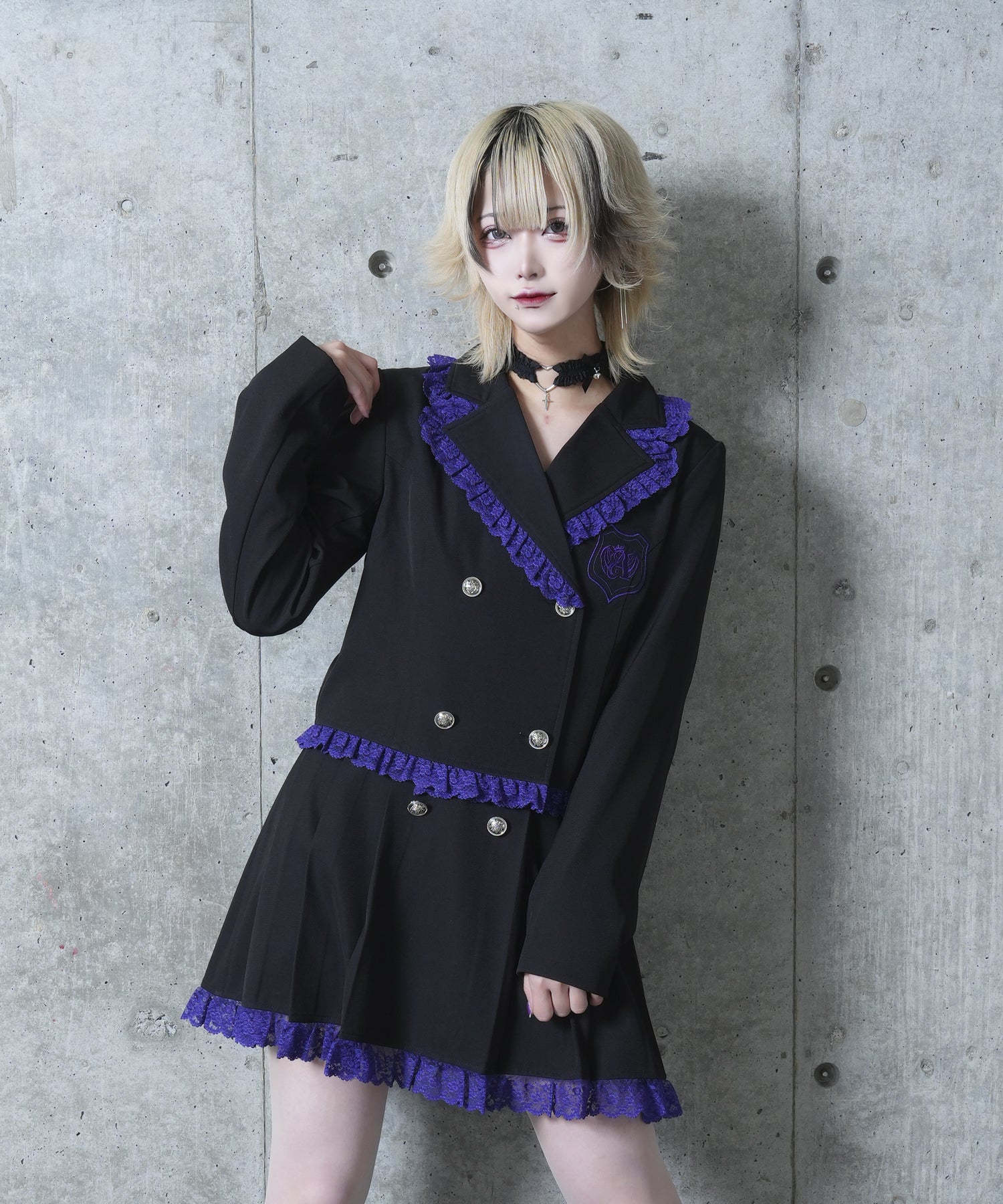 エンブレムワッペン付きレースジャケット ボックスプリーツスカートセット