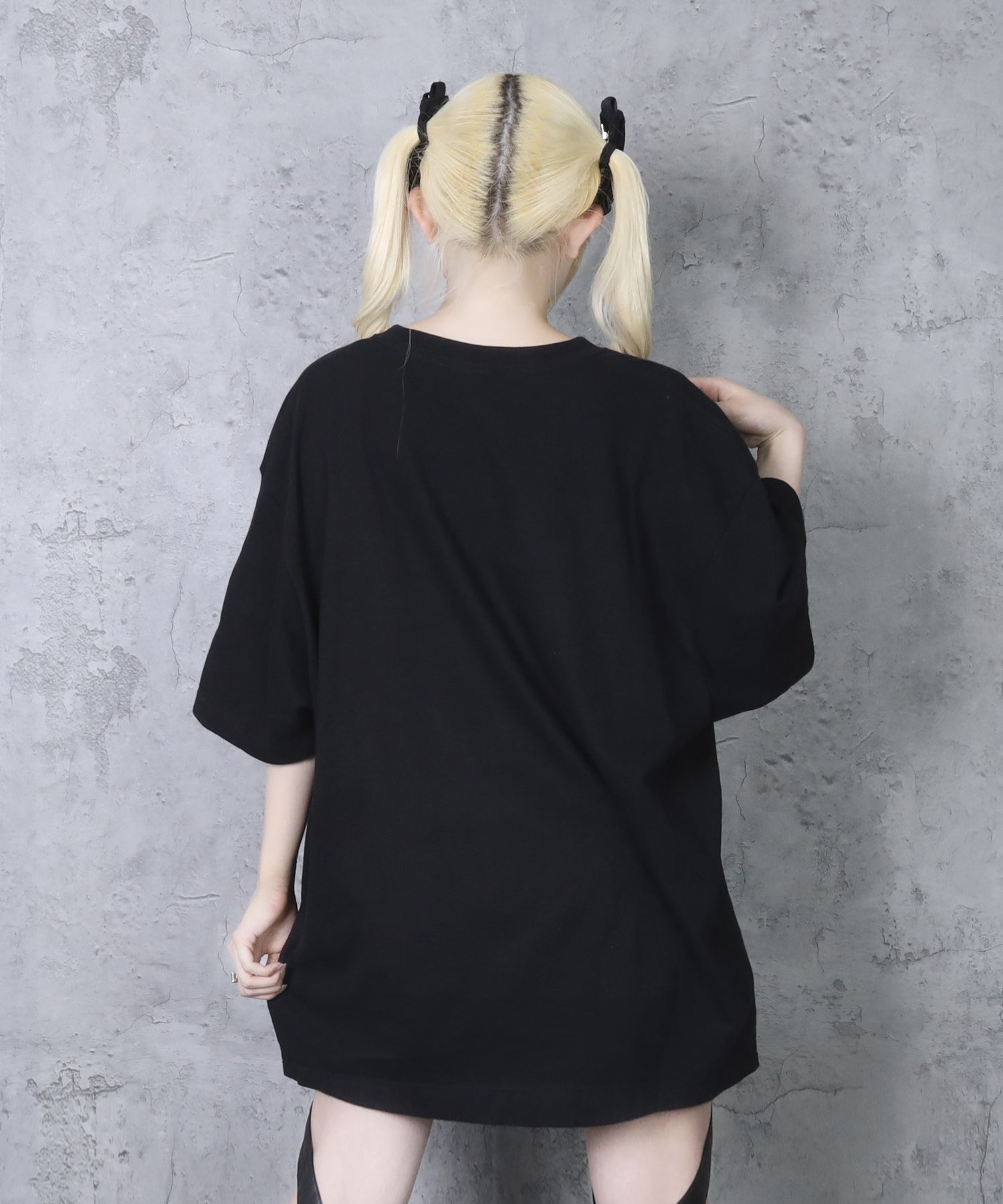 クロス羽箔プリントTシャツ