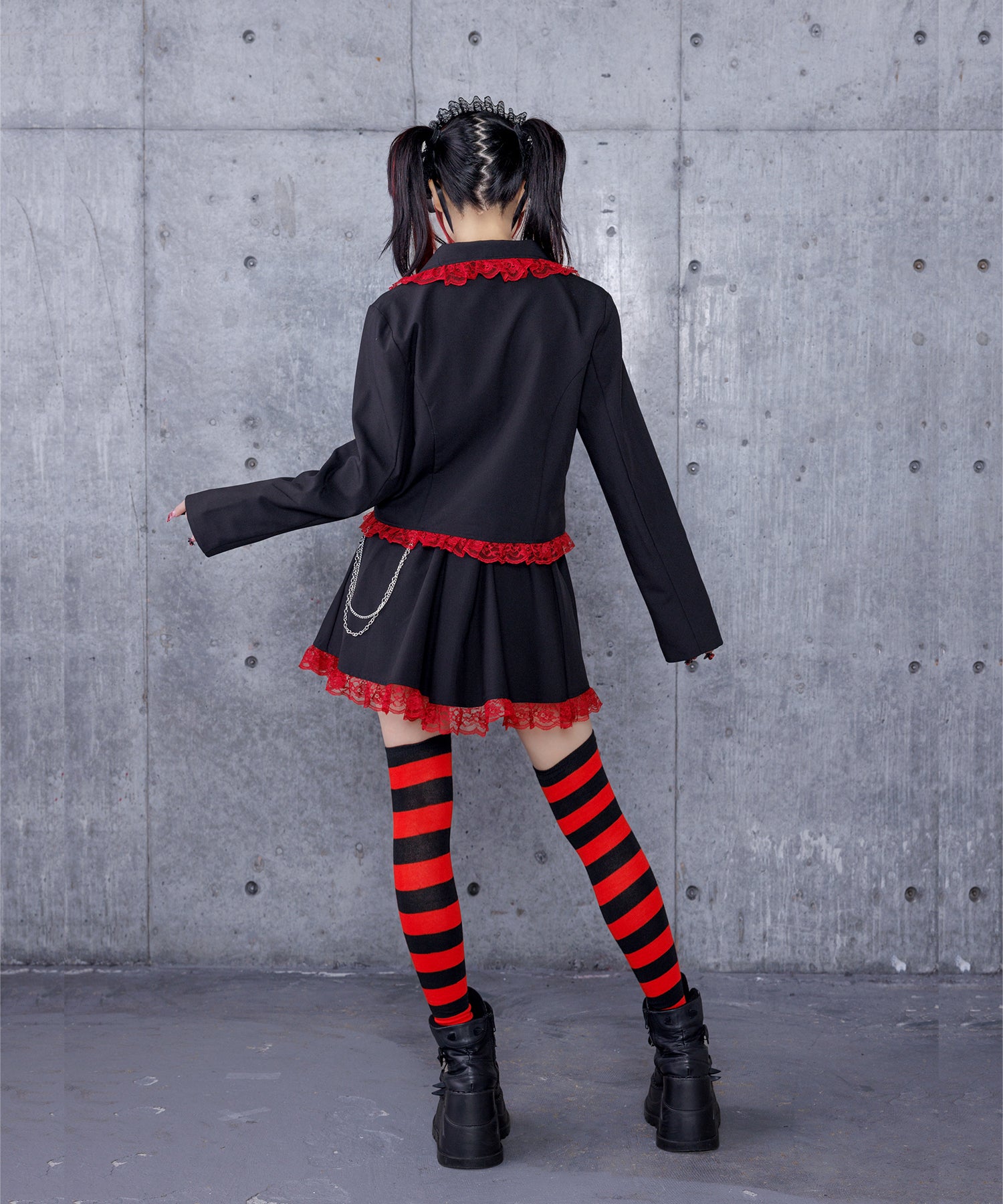 エンブレムワッペン付きレースジャケット ボックスプリーツスカートセット