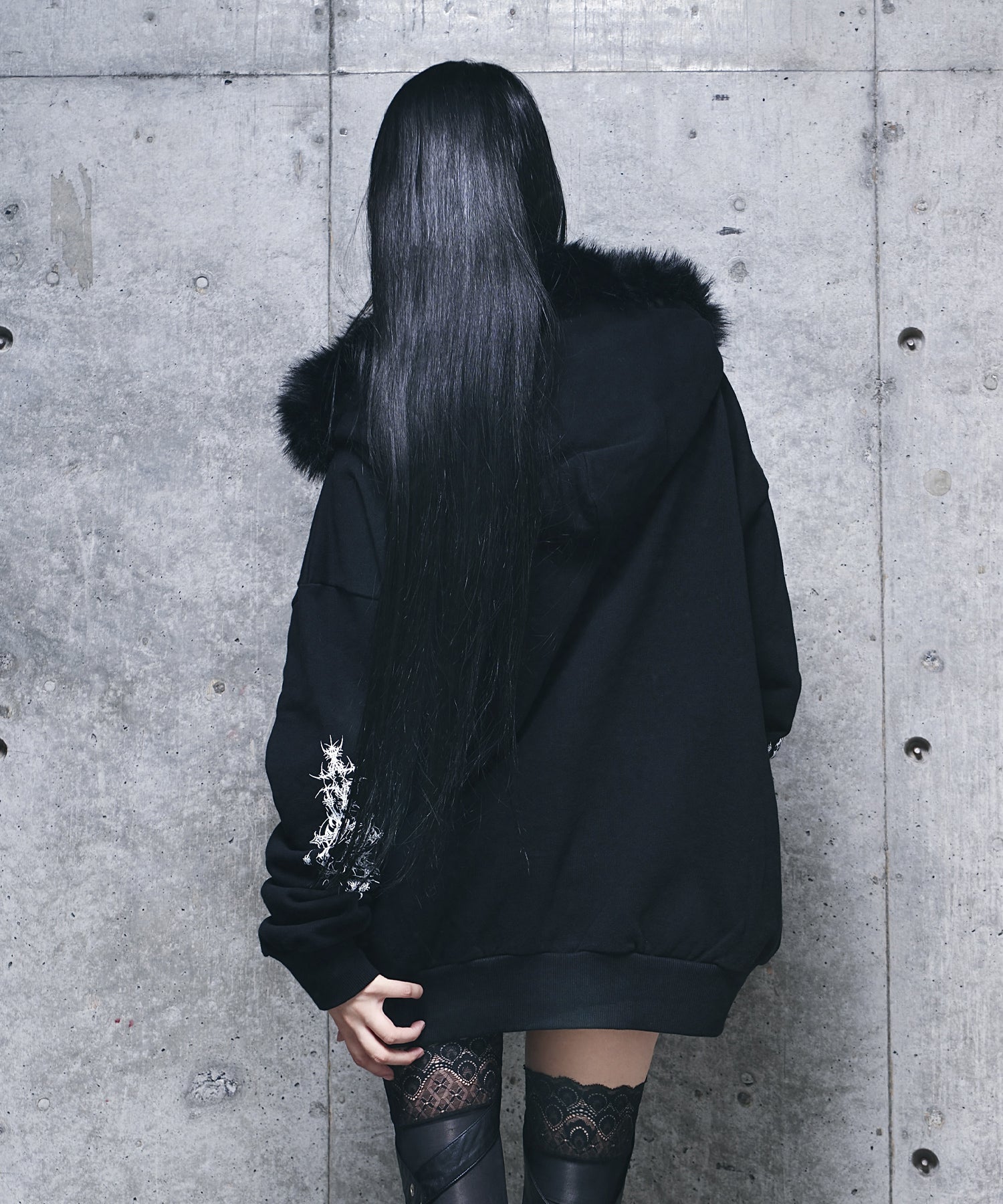 ファー付きAmiligeラインストーンZIPパーカー