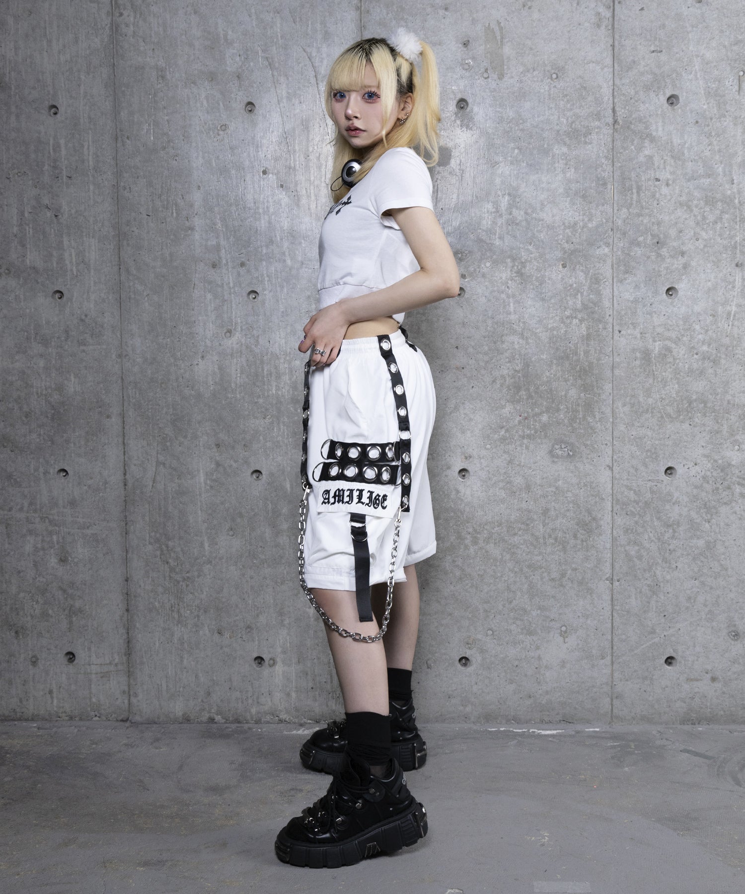 チェーンサスペンダー付きナイロンワイドパンツ