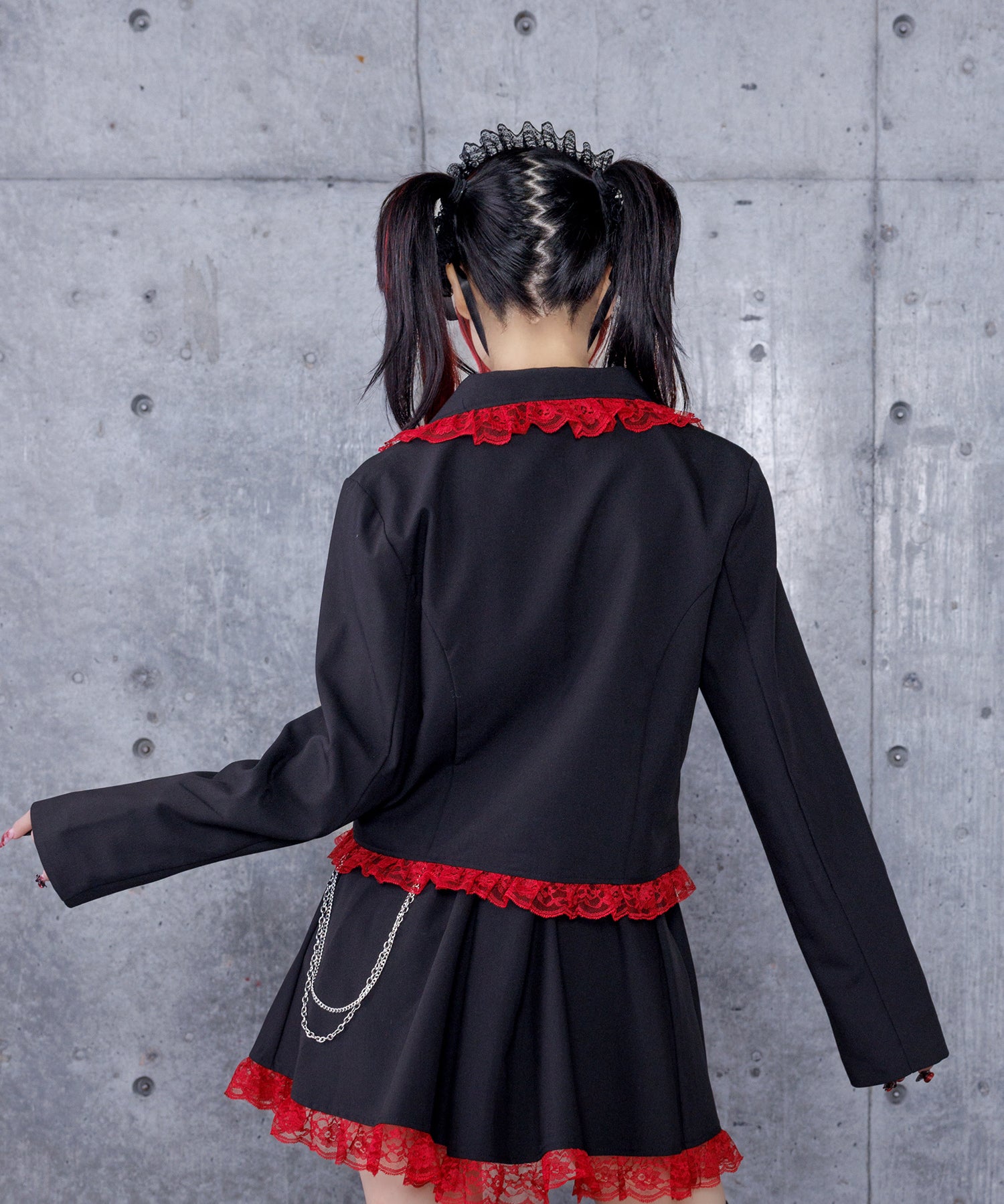 エンブレムワッペン付きレースジャケット ボックスプリーツスカートセット