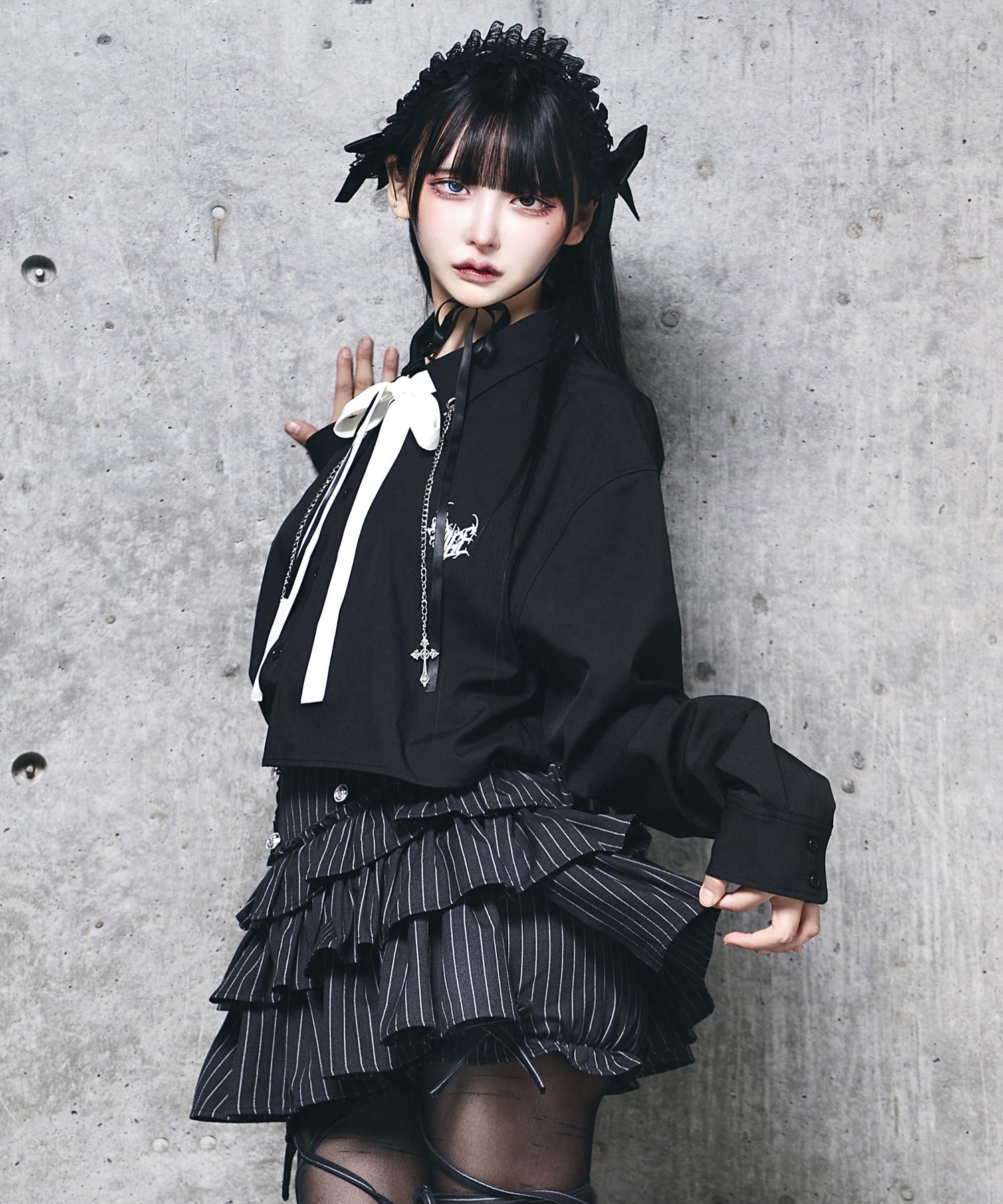 チェーン付きバイカラーリボンシャツ