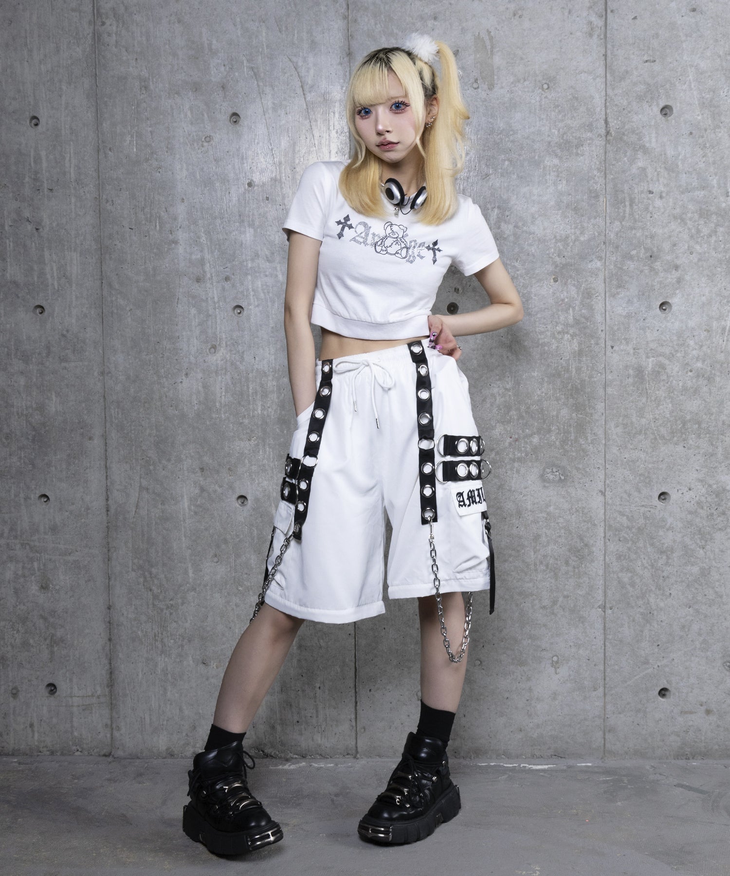 チェーンサスペンダー付きナイロンワイドパンツ