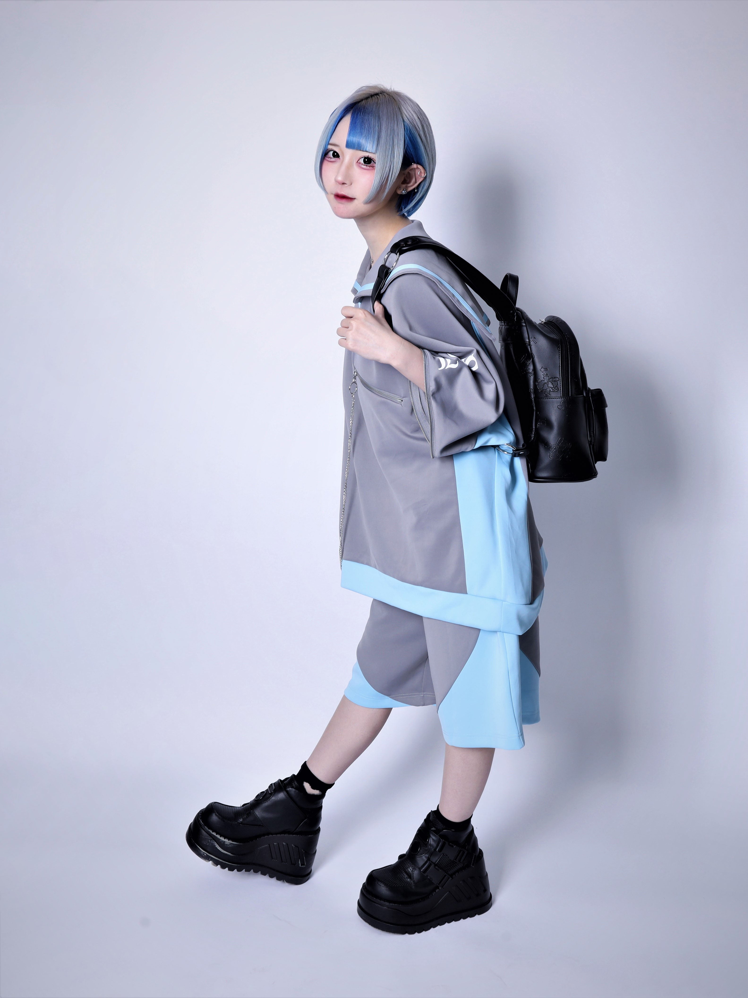 くぎベア型押し総柄リュック