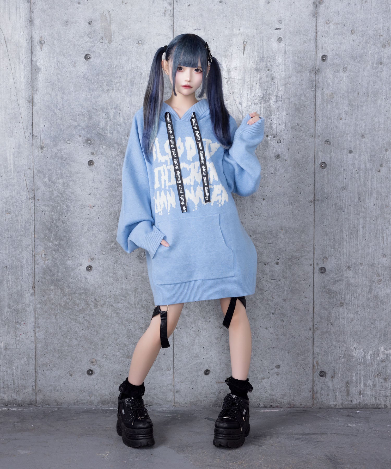 BLOOD IS THICKER THAN WATERパーカーニット