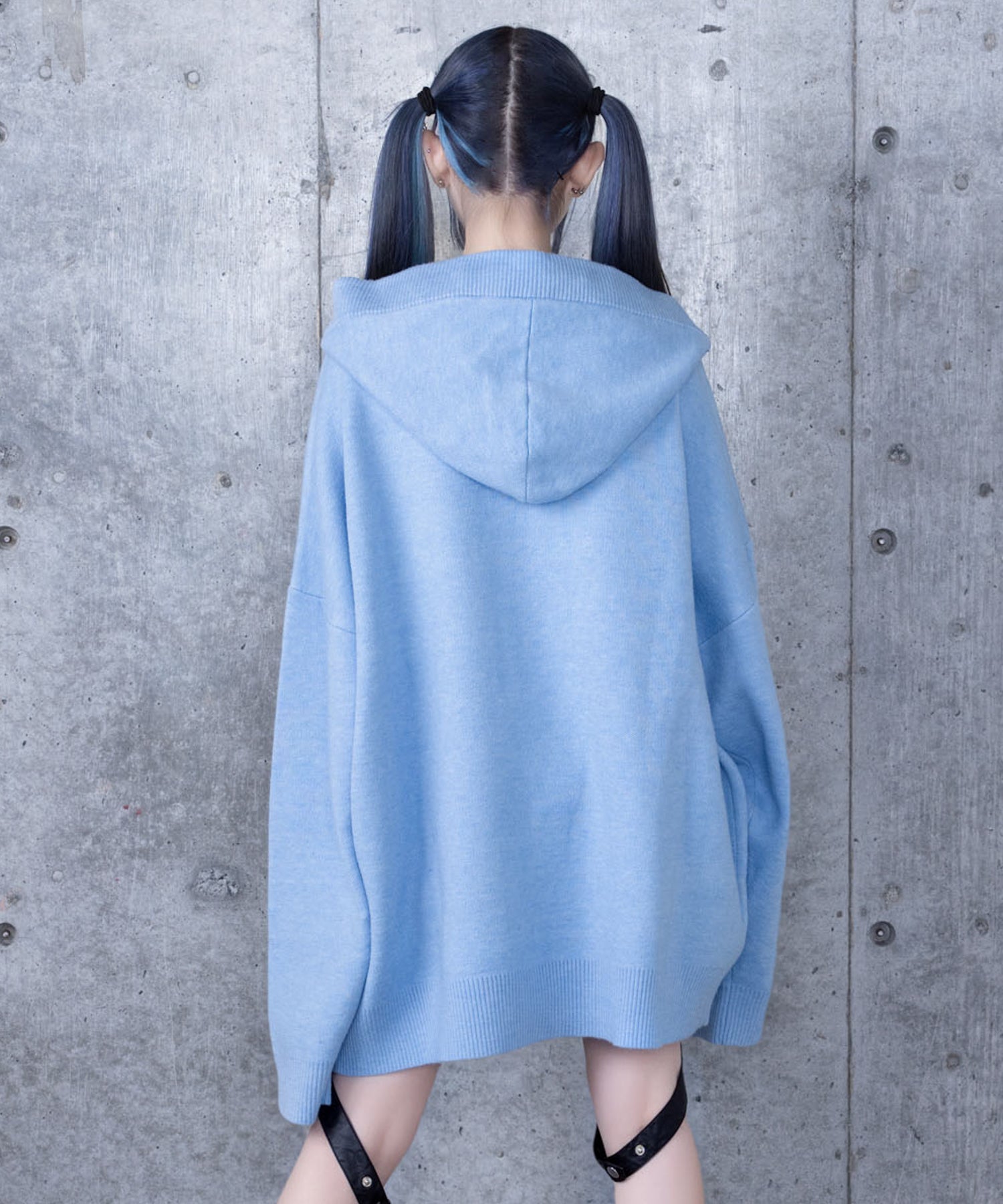 BLOOD IS THICKER THAN WATERパーカーニット