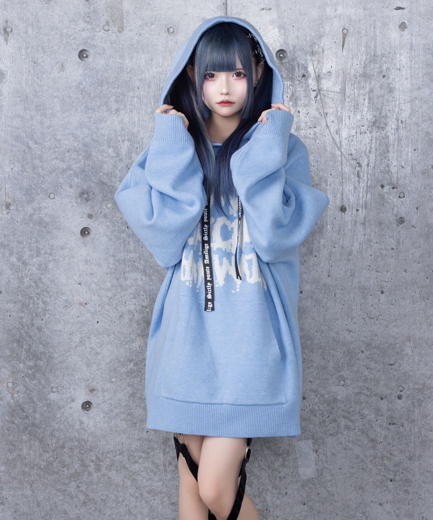 BLOOD IS THICKER THAN WATERパーカーニット