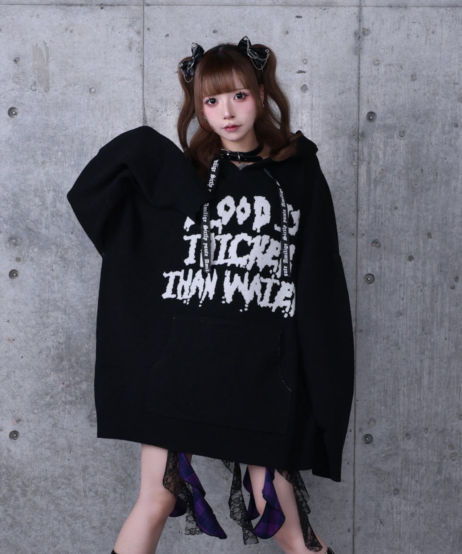 BLOOD IS THICKER THAN WATERパーカーニット