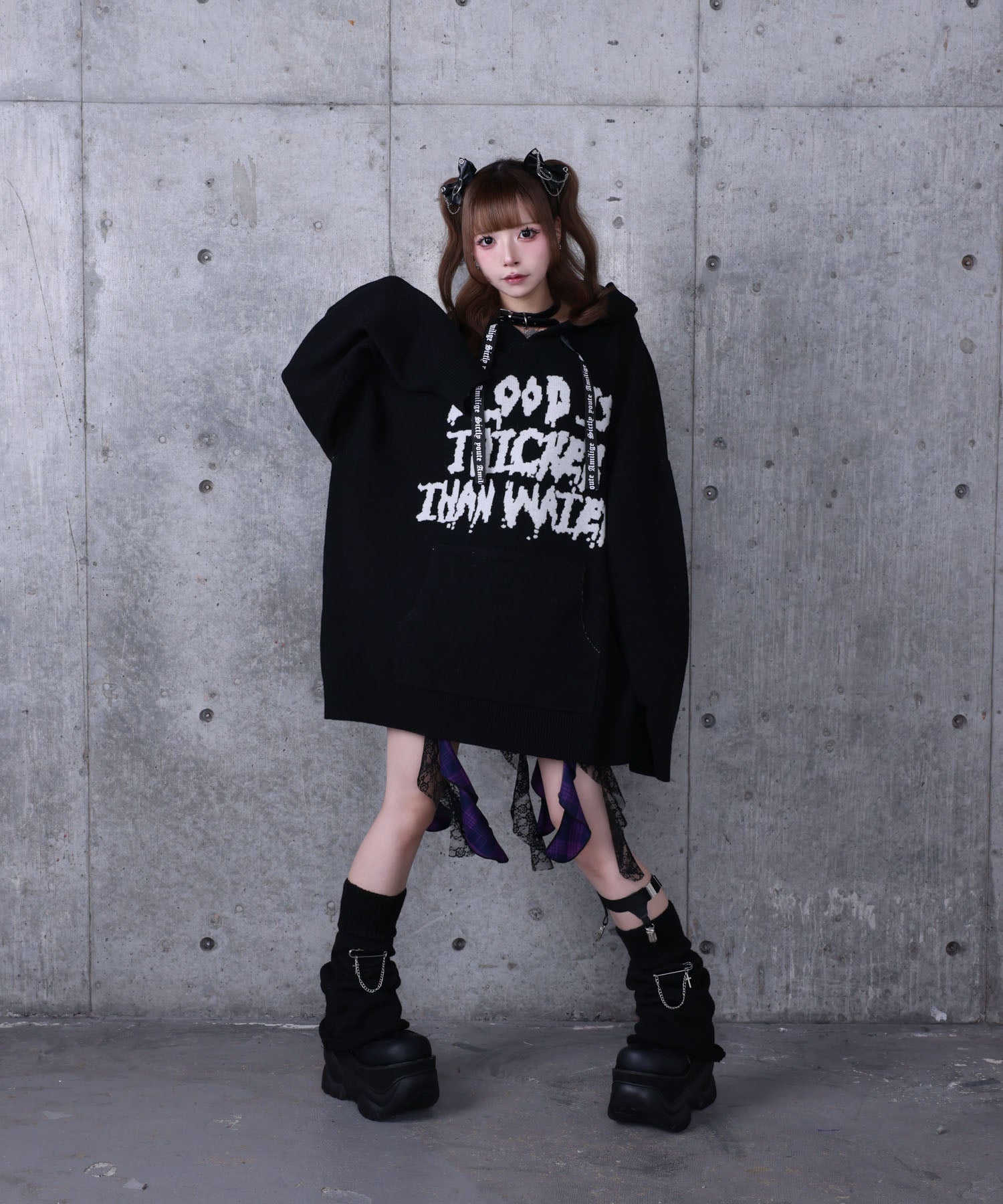 BLOOD IS THICKER THAN WATERパーカーニット