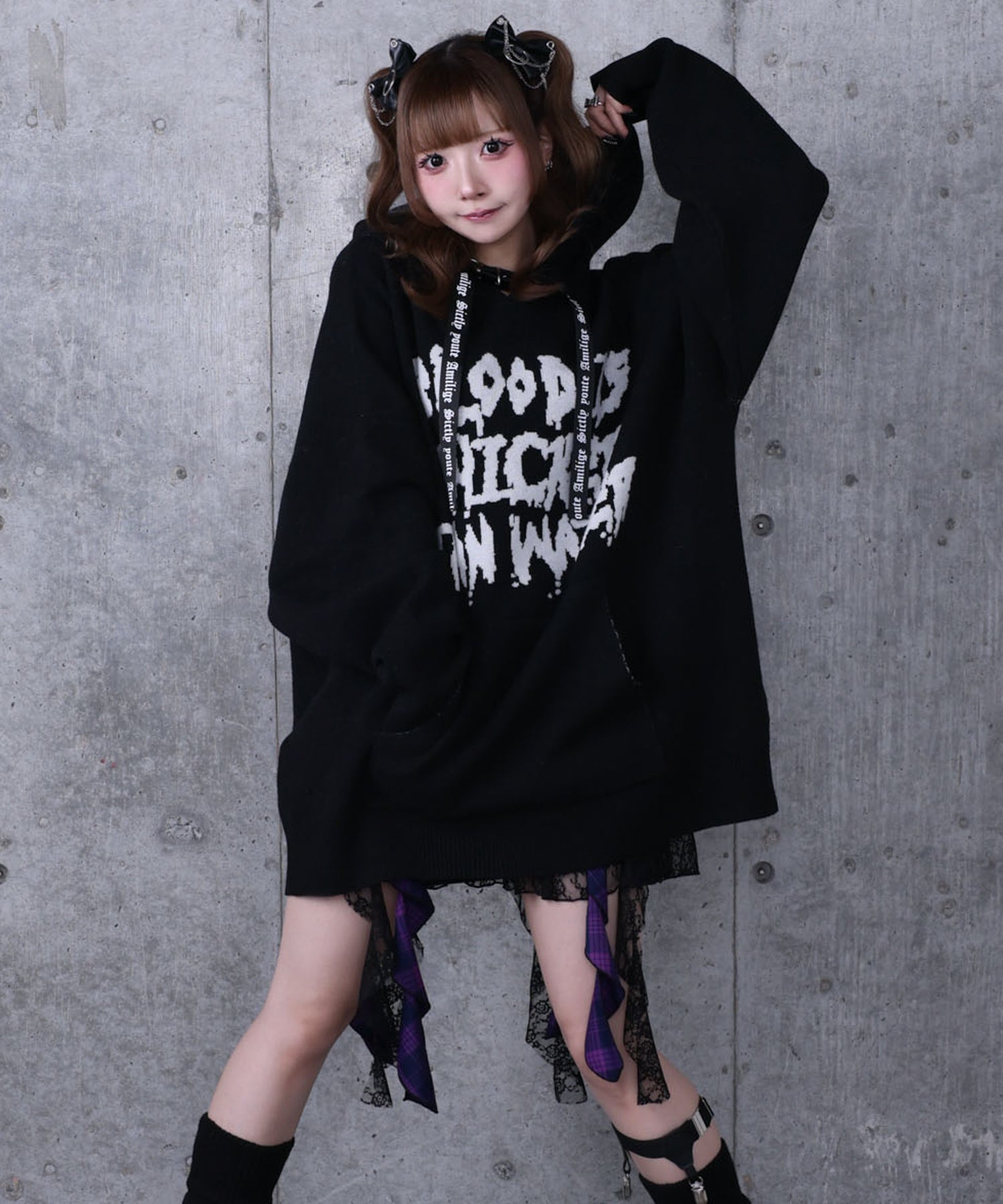 BLOOD IS THICKER THAN WATERパーカーニット