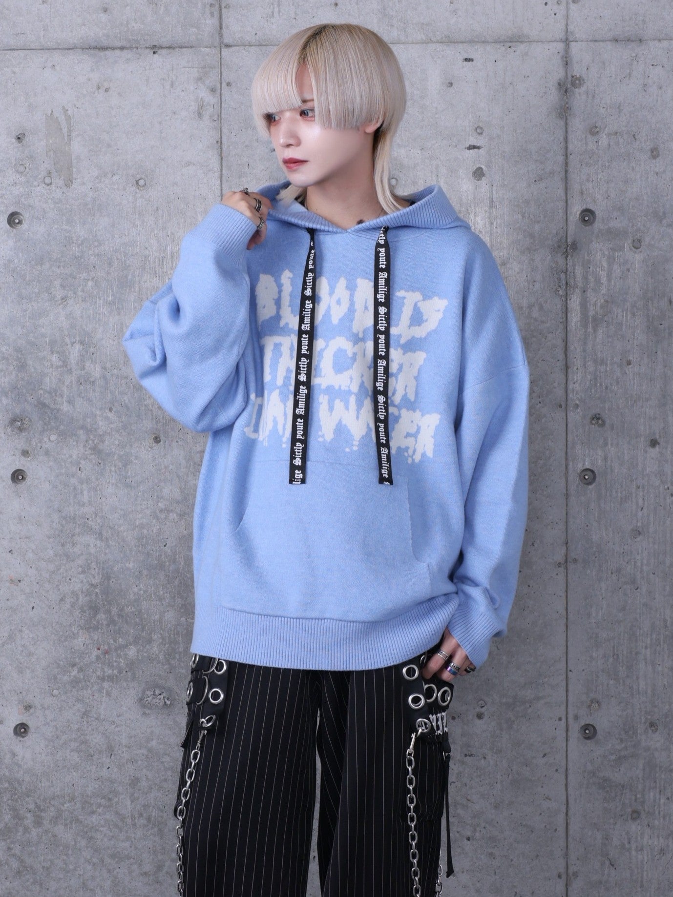 BLOOD IS THICKER THAN WATERパーカーニット