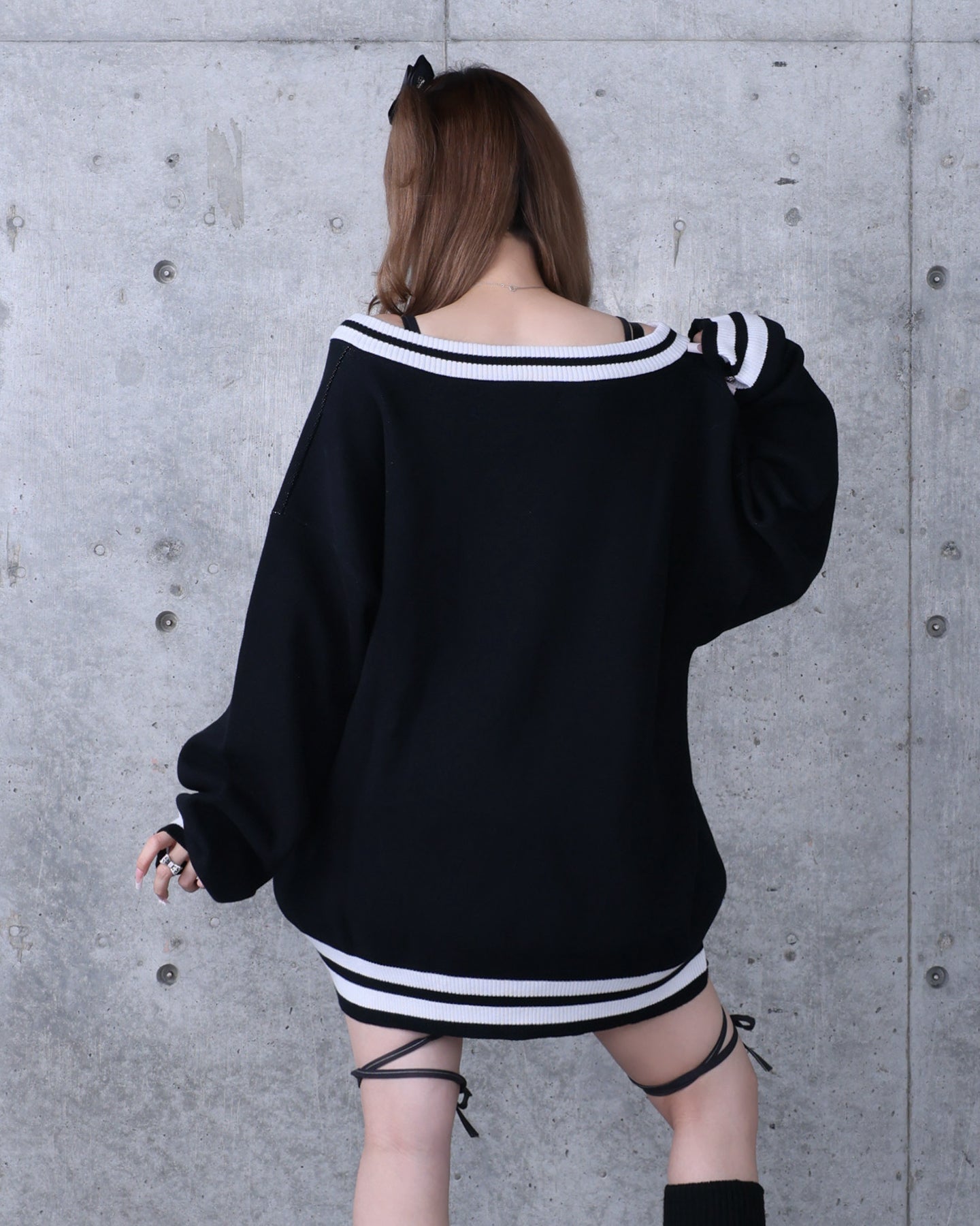 骨ロゴジャカードニット