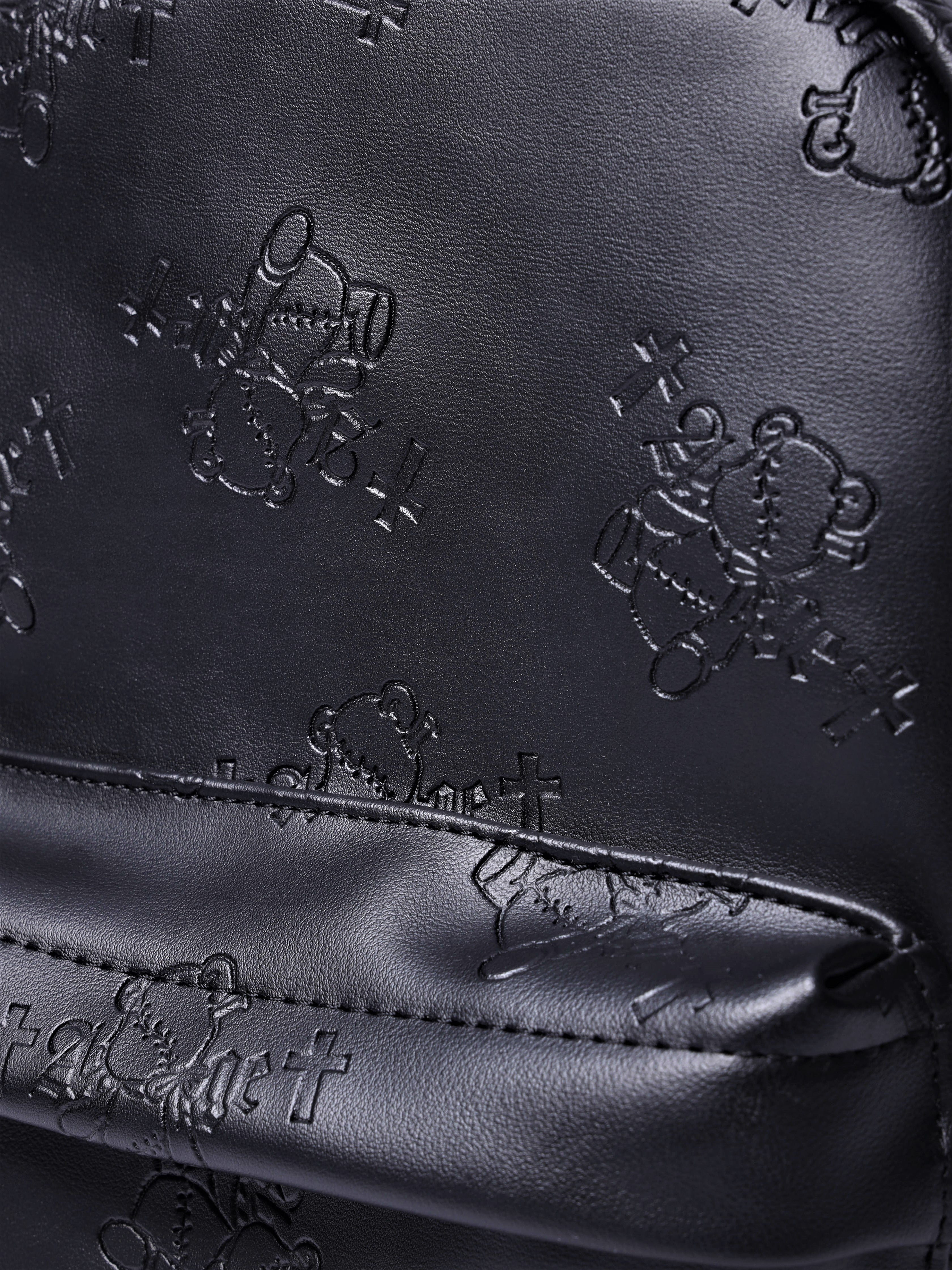 くぎベア型押し総柄リュック